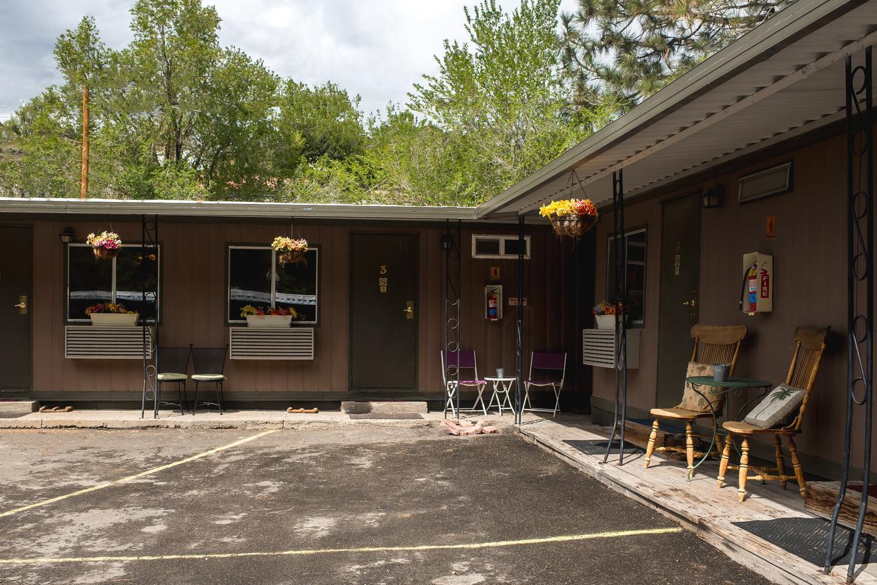 Cozy Mountain Motel Austin Екстериор снимка